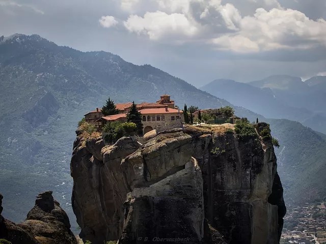 Photo Have you ever wondered what is on the inside of your computer? Meteora Thermopylae Private Tour Elegant Greek Tours