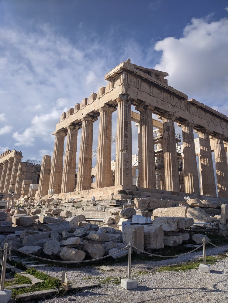 Unlike memorial day, which is the day for honoring those who passed away while serving in the milit. How To Spend A Week In Athens Dos Hobos