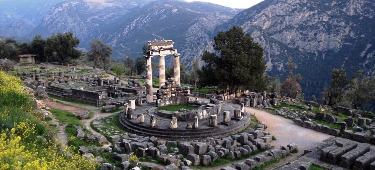 Traveling by train is incredibly scenic. 7 Days Itinerary In Athens Nafplio And Delphi Best Of Ancient Greece S Culture History Anywhr Anywhr Plan Book Incredible Trips Hassle Free